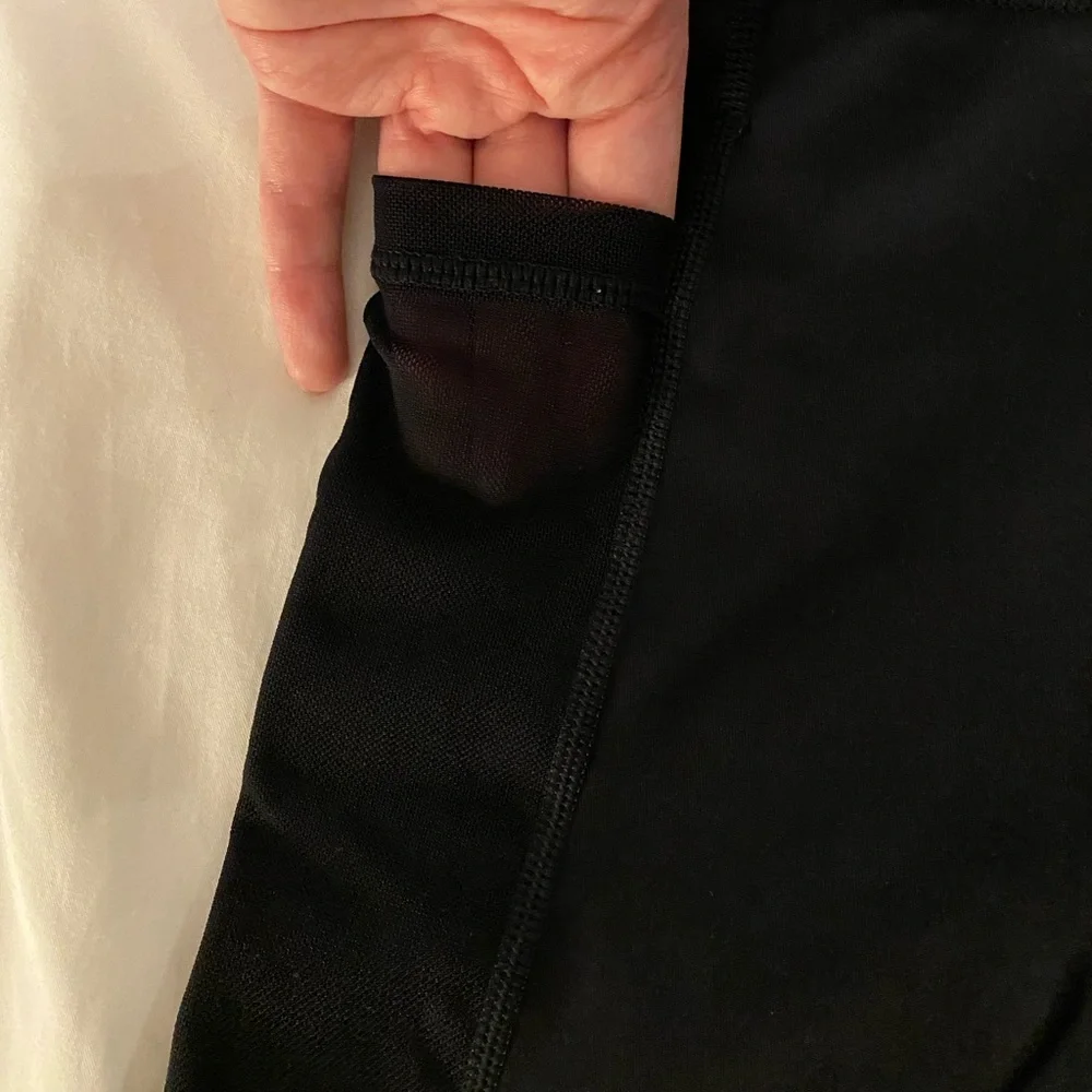 MOVING SALE Aerie Mesh Pocket Bike Shorts Black Medium - Picture 10 of 10